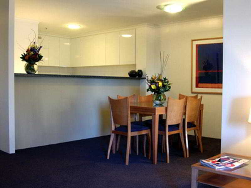 Adina Serviced Apartments Canberra James Court Интериор снимка